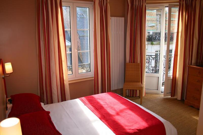 Hotel Le Fer A Cheval Trouville-sur-mer Exteriör bild