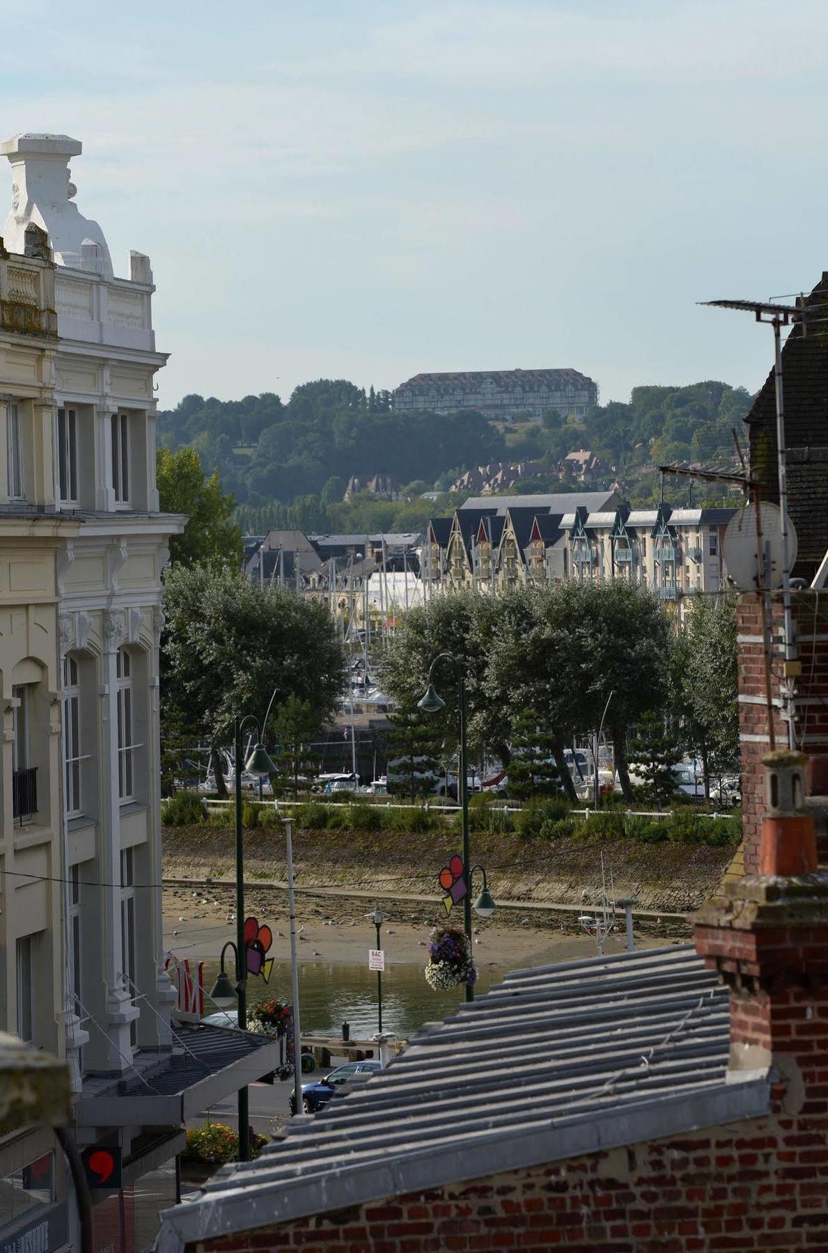 Hotel Le Fer A Cheval Trouville-sur-mer Exteriör bild